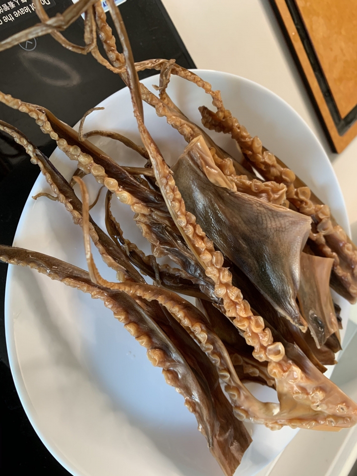 天氣變冷了，章魚蓮藕湯補一下身體🦑