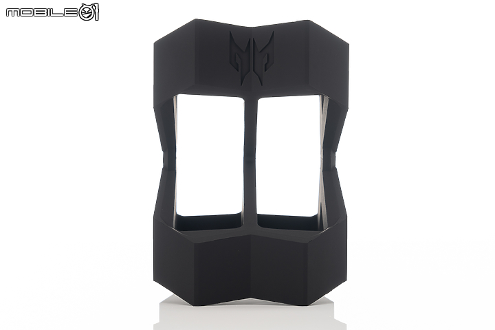 Acer Predator Helios 700 獨家實測 再探極致效能巔峰！