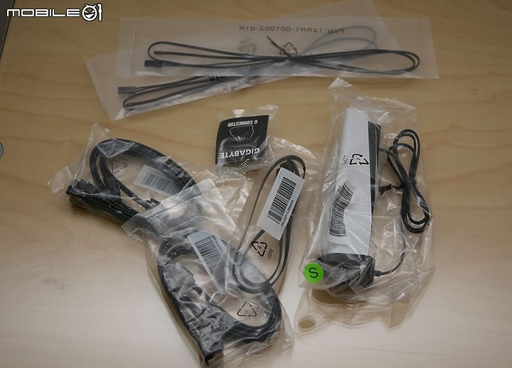 低調無白色系 B550 VISON 創作系平台 - T-CREATE 開箱