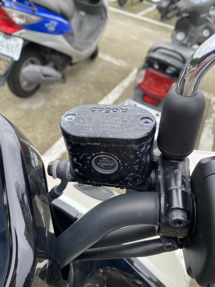 Gogoro煞車油蓋新買的發霉？！