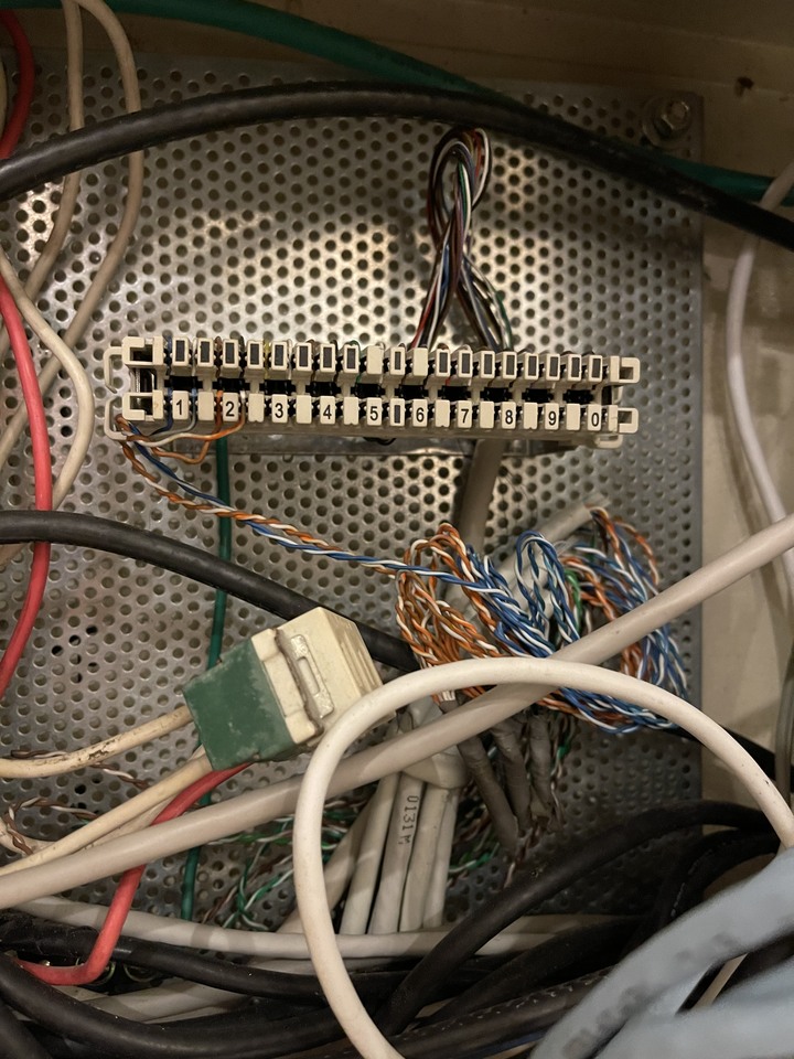 請教弱電箱中的電話線路問題