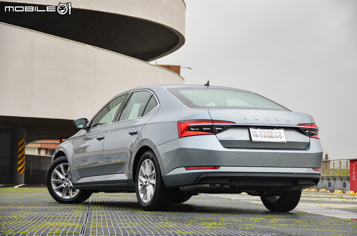 Škoda Superb 1.5TSI 房車菁英版試駕,最超值的歐系進口房車!