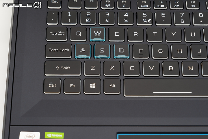 Acer Predator Helios 700 獨家實測 再探極致效能巔峰！