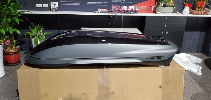 [開箱] 極度浮誇 Mercedes-AMG Roof Box