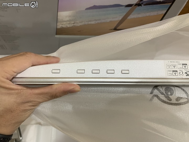 HP 27fw 27吋ips螢幕簡單開箱