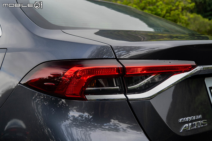 超夯「四門轎車」集合評比|Toyota Altis、Nissan Sentra、Ford Focus 爭奪戰