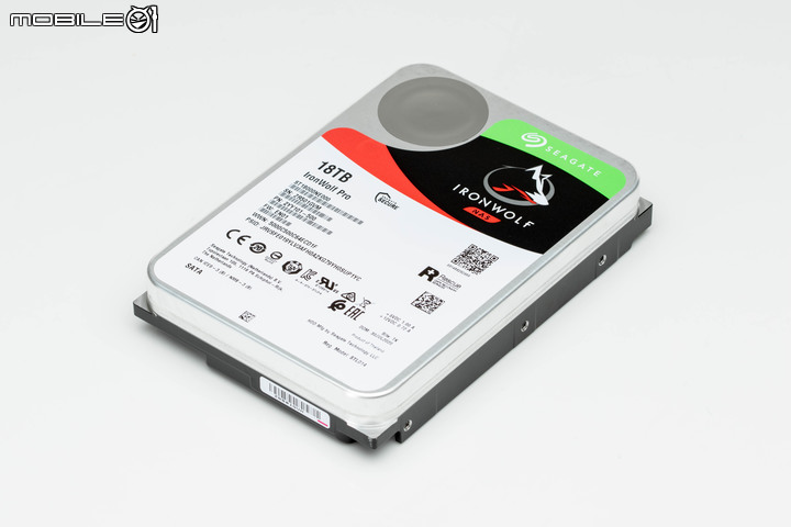 Seagate IronWolf Pro 18TB NAS 硬碟開箱實測 超大容量與高保固條件兼具首選