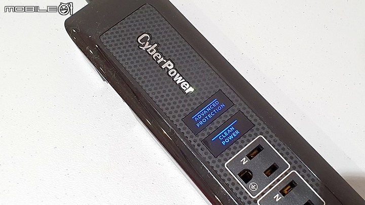 點我看大圖 CyberPower 防突波7插防雷2USB充電延長線開箱 (好事多版 HT0718UA0-TWC)