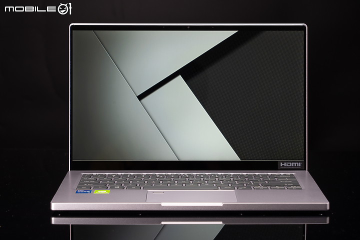 Porsche Design Acer Book RS 實機開箱 配件也出眾的時尚筆電！