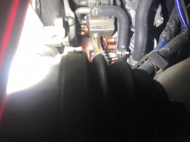 這就是命大,Levorg無故漏汽油幸好沒有火燒車