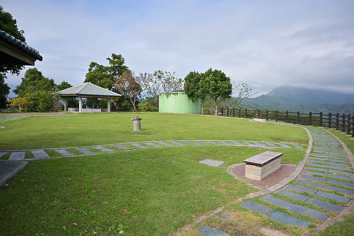 到台東拍到遊隼垂直俯衝，欣賞小黃山、卑南溪、富源觀景台、卑南溪水利公園、頂岩灣四格山和美濃冰品。