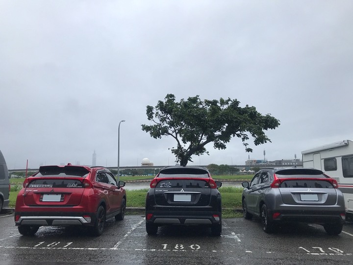 雨中以車會友,初代Eclipse Cross的感想交流