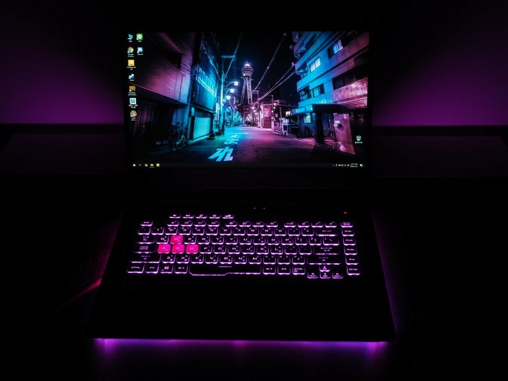 粉粉惹人愛 ASUS ROG STRIX G15 G512LV 電馭粉開箱