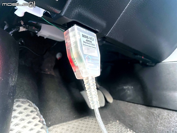 點我看大圖 拿 B9450 來創造斜槓人生 - 假日汽車改裝隨身機心得分享