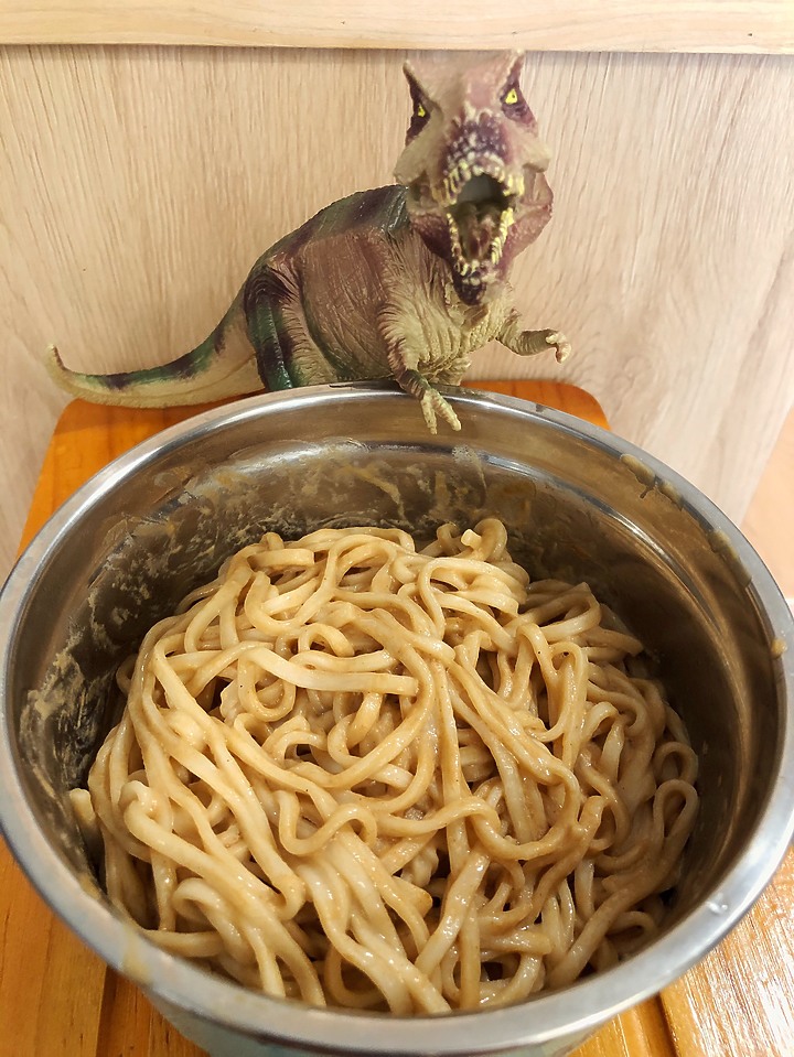 點我看大圖 超級懶人料理的乾拌麵《洛城大掌櫃》