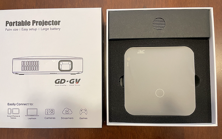 [我好像是第一篇開箱] GD · GV 無線微型高亮投影機 GV300