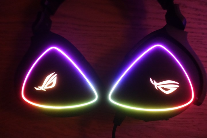 [開箱] ROG Delta S 輕量RGB電競耳罩式耳機