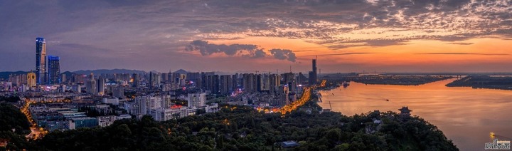 大陆的部分城市照片。