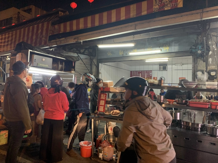 台中大雅學府路無名臭豆腐👍