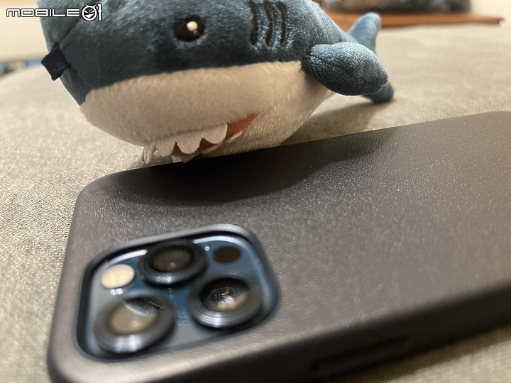台灣精品&世界設計大獎 iPhone 史上最佳之一之 UNIU 保護殼