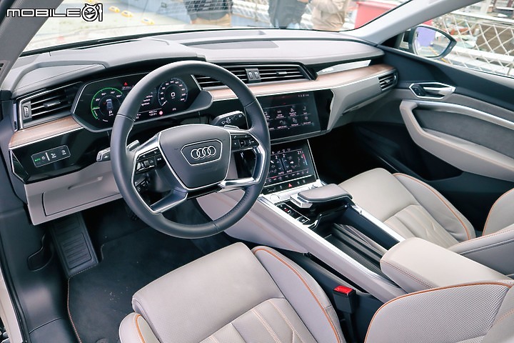 【採訪】Audi電動休旅e-tron/e-tron Sportback正式發表,五車型自304萬元起!