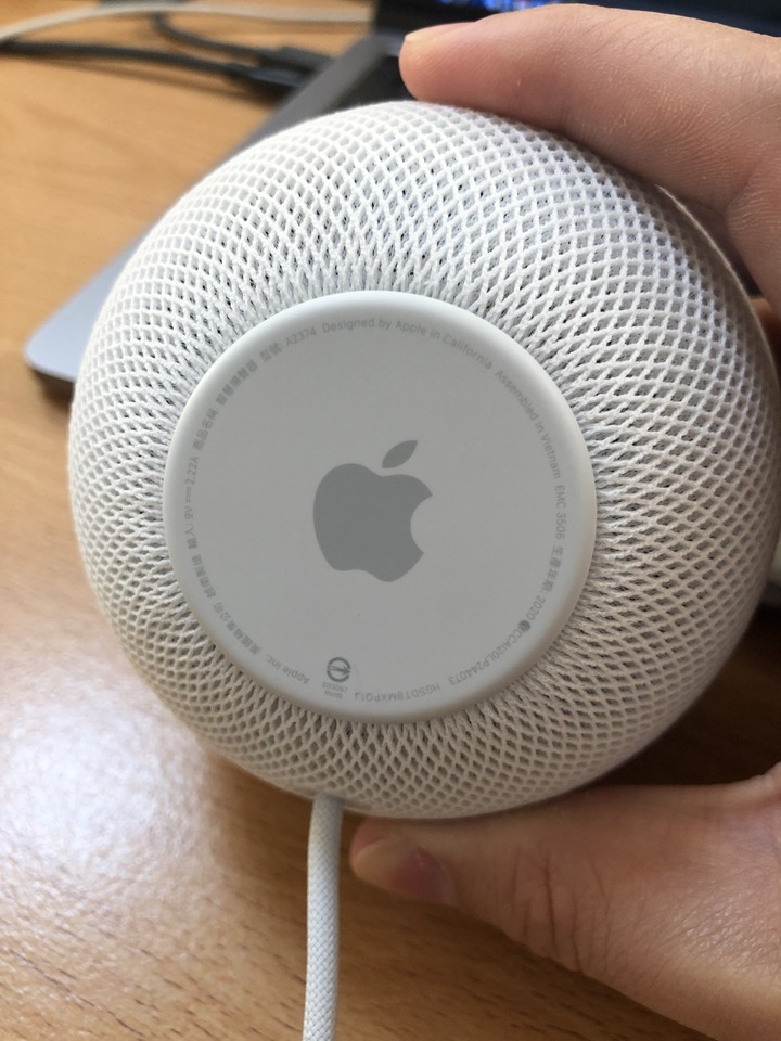 趕在聖誕節前來的 HomePod mini 白 開箱~