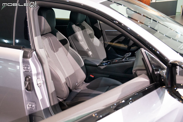 賞車:508SW帥氣、5008SUV實用 ,加碼RIFTER天窗手排,布丁好好吃