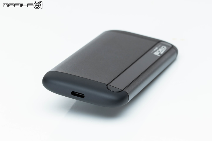 美光 Crucial X6/X8 2TB USB-C SSD 實測 兼具輕巧與容量的外接儲存選擇