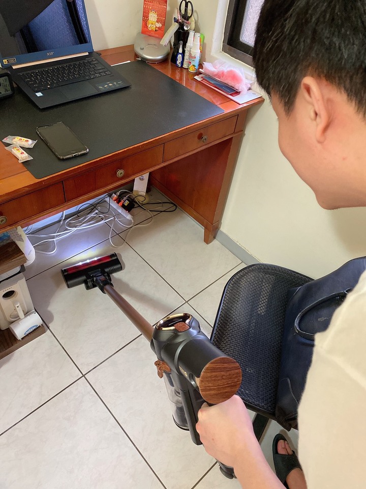 [分享雙11戰利品]-日本Bmxmao MAO Clean M7 電動濕拖無線吸塵器-木質金 乾拖濕拖都ＯＫ！根本懶人救星！