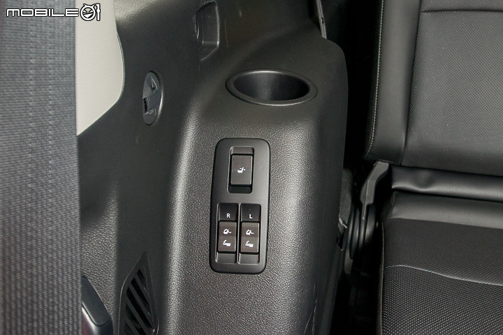 Toyota Land Cruiser Prado 2.8 柴油版試駕｜來場優雅荒野行