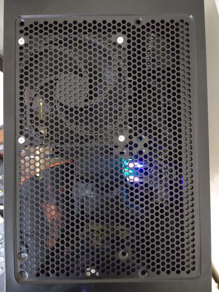 MSI MPG GUNGNIR 110M已上機偽開箱分享