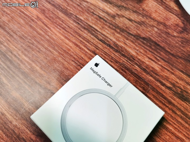 「開箱」Magsafe 多款充電器測試 - iPhone 12 Pro Max最高可以充到幾瓦？