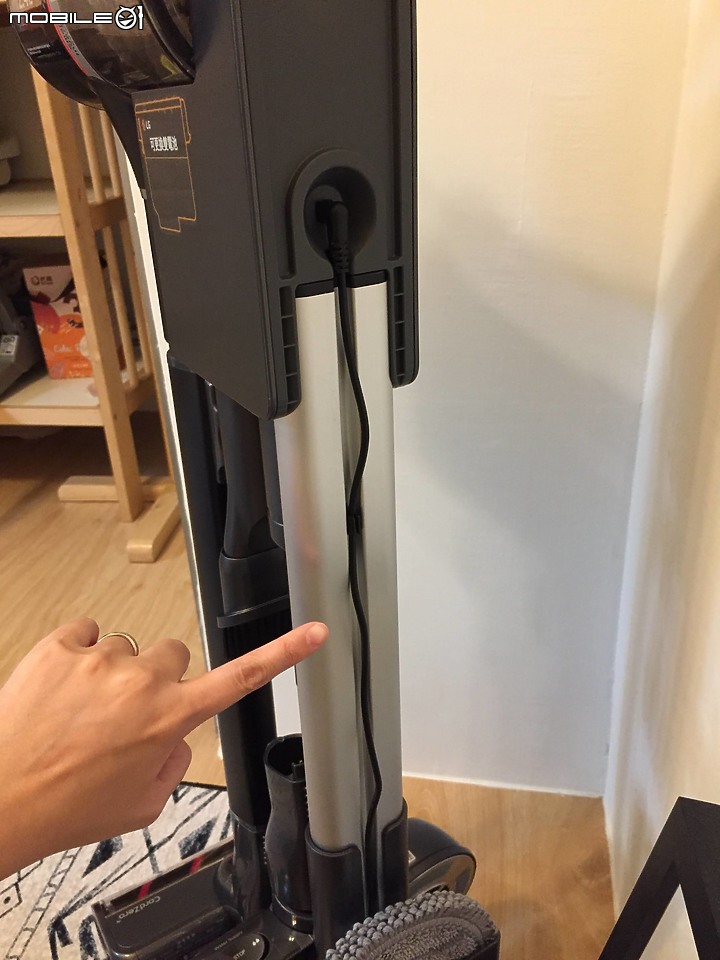 [分享]今晚我想來點…輕鬆地打掃之夜─LG A9 K系列 WiFi 濕拖無線吸塵器 給你歸宅好心情！