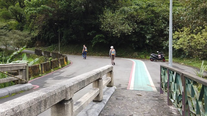 [樂山童盟] [台北文山] 茶香環狀步道(健康步道-茶展中心步道-壺穴步道-小天空步道)