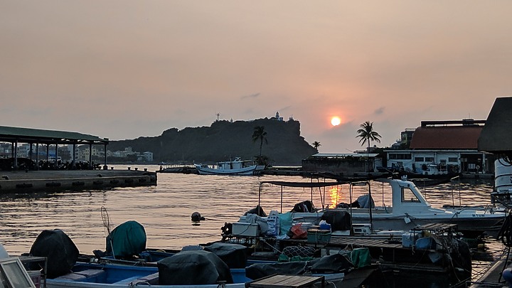 高雄越來越美麗U12手持直出無修圖