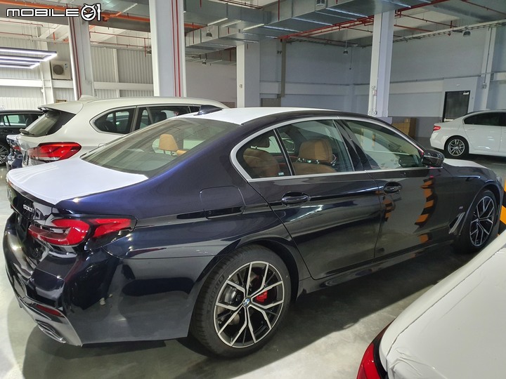 點我看大圖 21年式首發版德訂530i M-Sport