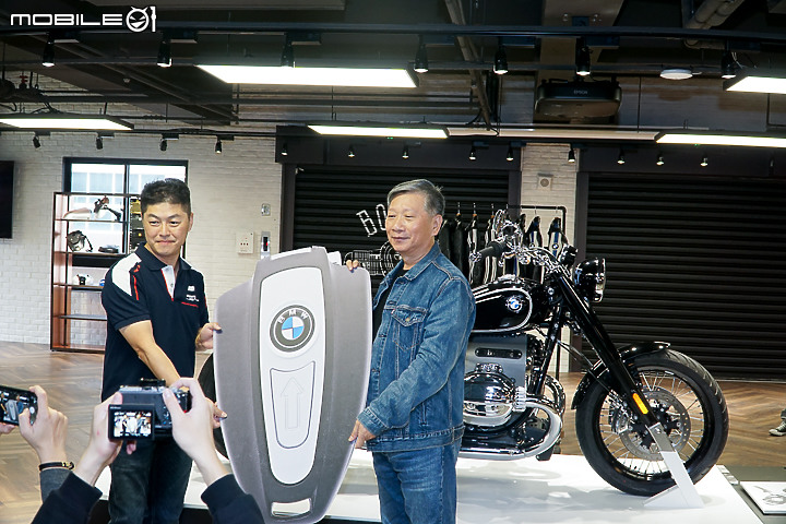 【採訪】全球展間評比第二！全台最大展間 BMW Motorrad 台北意德重機正式開幕！