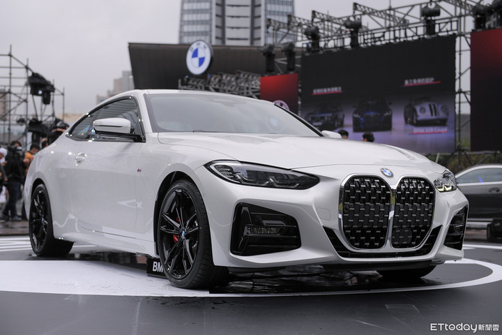 首批120輛完售!BMW新4系列Coupe 236萬起上市、女神許瑋甯代言