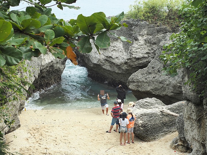 小琉球SUP、漁福漁港潮間帶、龍蝦洞找海龜、海子口漁港海龜現身 — 老狗抓住夏天的尾巴之「偽出國」行旅第二部 — 琉球嶼的水上活動與生態景點