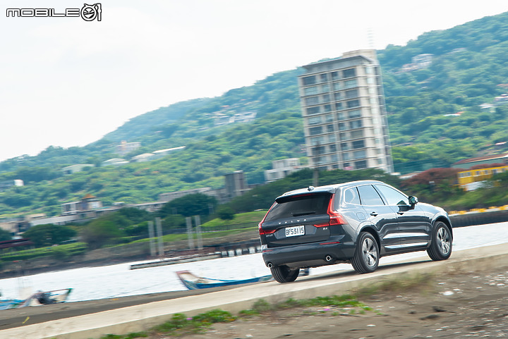 Volvo 新年式 XC60 B4 Momentum 試駕 純燃油時代不再,48V輕油電將成銷售主力!