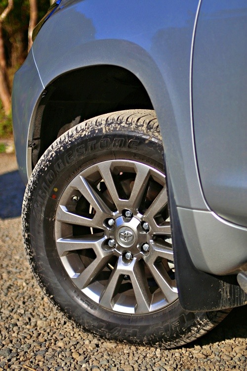 Toyota RAV4老大哥傳奇本格派四驅王,2021 全新版本Toyota Land Cruiser Prado跨年抵台!