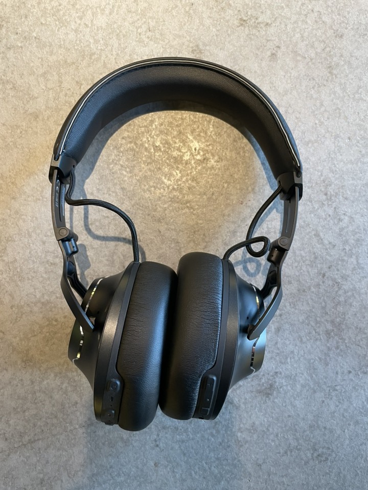 【開箱文】JBL CLUB ONE 專業調音DJ電腦監聽級 頭戴式無線降噪藍芽耳機