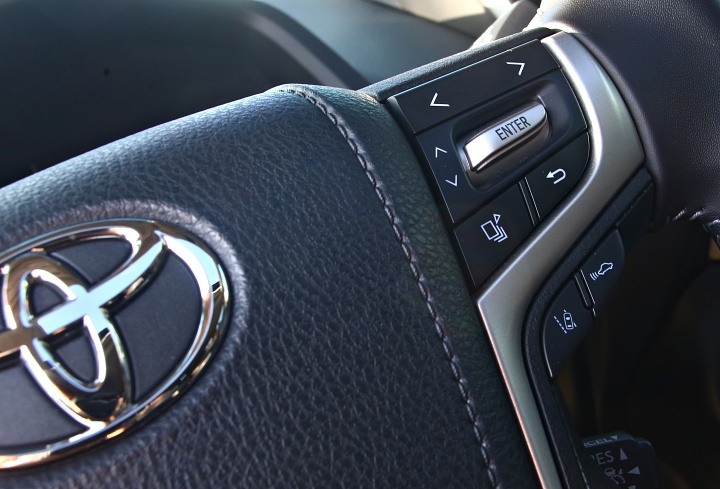 Toyota RAV4老大哥傳奇本格派四驅王,2021 全新版本Toyota Land Cruiser Prado跨年抵台!