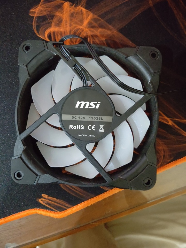 MSI MPG GUNGNIR 110M已上機偽開箱分享