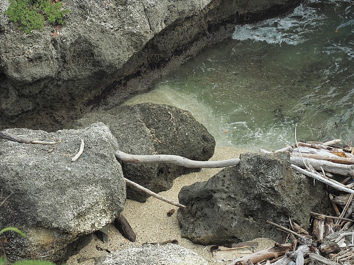小琉球SUP、漁福漁港潮間帶、龍蝦洞找海龜、海子口漁港海龜現身 — 老狗抓住夏天的尾巴之「偽出國」行旅第二部 — 琉球嶼的水上活動與生態景點