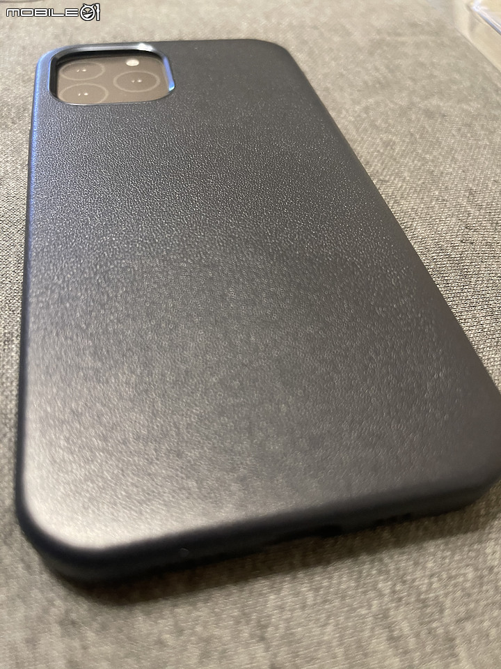 台灣精品&世界設計大獎 iPhone 史上最佳之一之 UNIU 保護殼