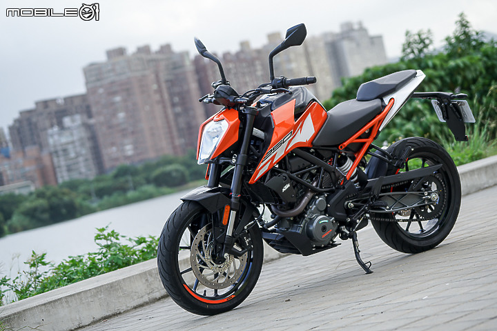 KTM 250 Duke 試駕報告｜運動性極佳的白牌街跑