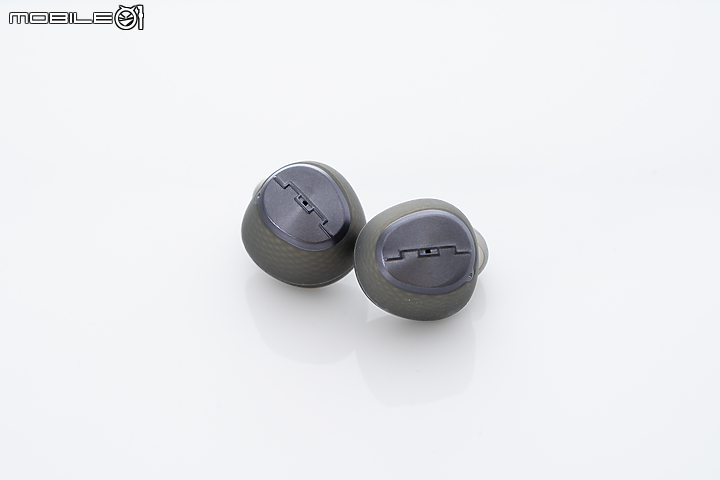 Sol Republic AMPS AIR+ 與時尚共譜靜謐樂章！