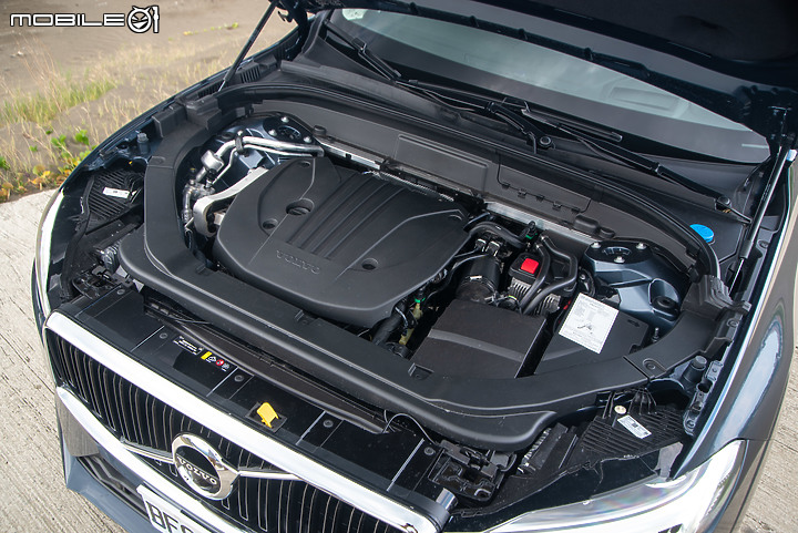 Volvo 新年式 XC60 B4 Momentum 試駕 純燃油時代不再,48V輕油電將成銷售主力!
