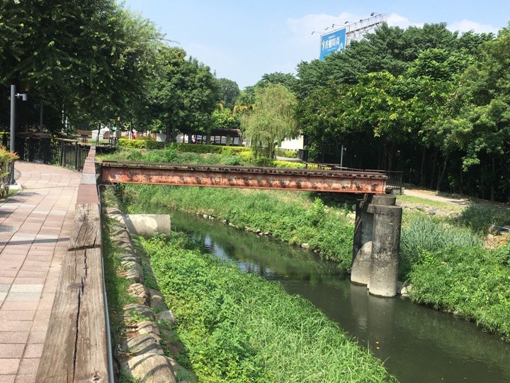 騎遊屏東市四大市場享食記